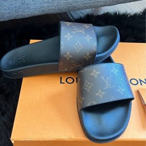 SOLD Louis Vuitton Waterfront Slides